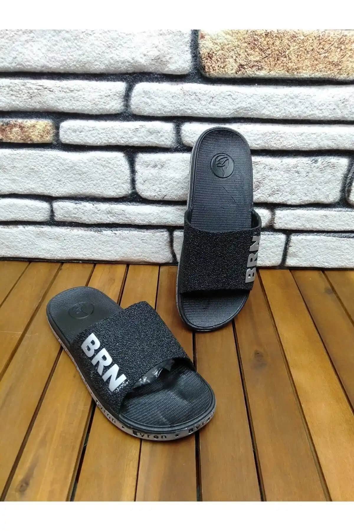 PNR Terlik: Modern ve Rahat Günlük Terlik Seçenekleriyle Şıklık ve Konfor