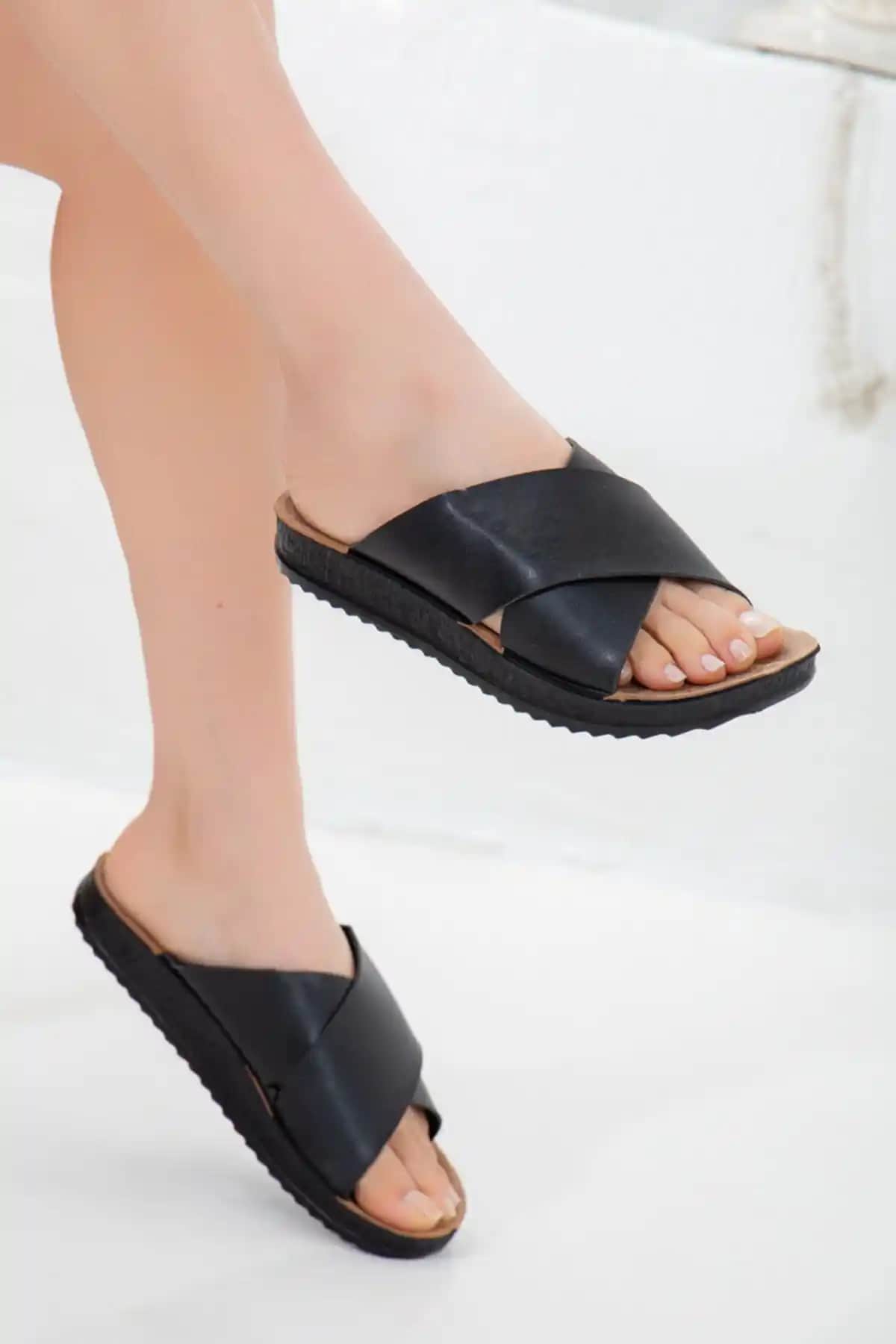 PNR Terlik Yazlık Siyah Plaj Terliği Konfor ve Şıklık Sunar