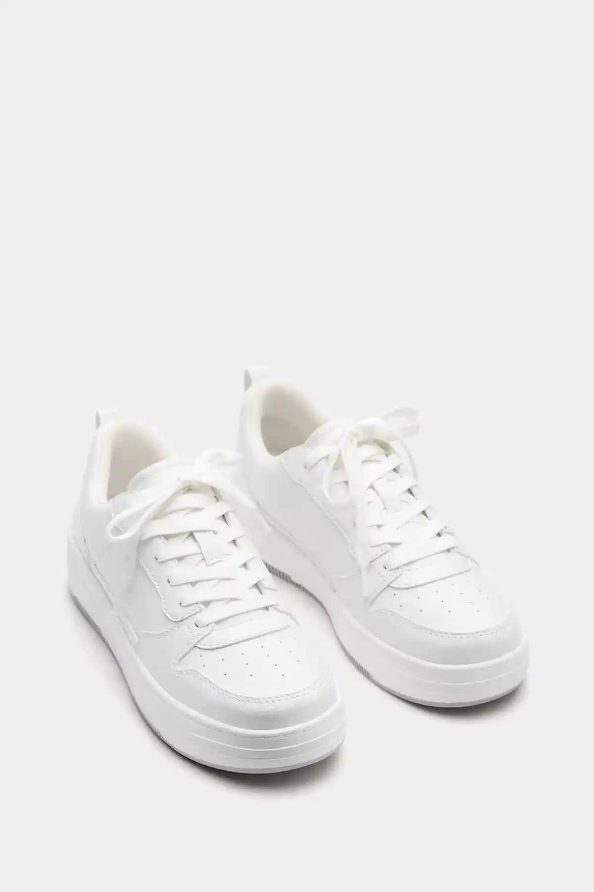 Pull & Bear Basic Spor Ayakkabı İnceleme: Konfor ve Şıklığın Güncel Tercihi