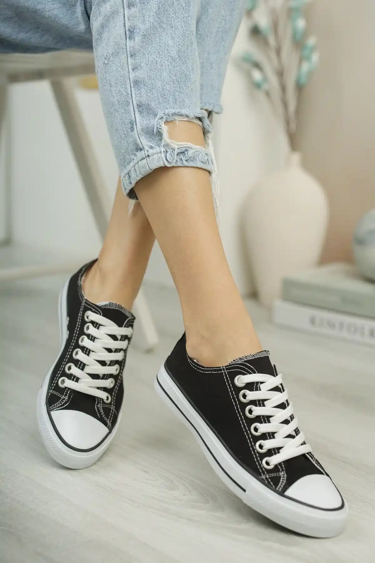 Riccon Siyah Beyaz Unisex Sneaker Günlük Şıklık ve Konfor Sunar