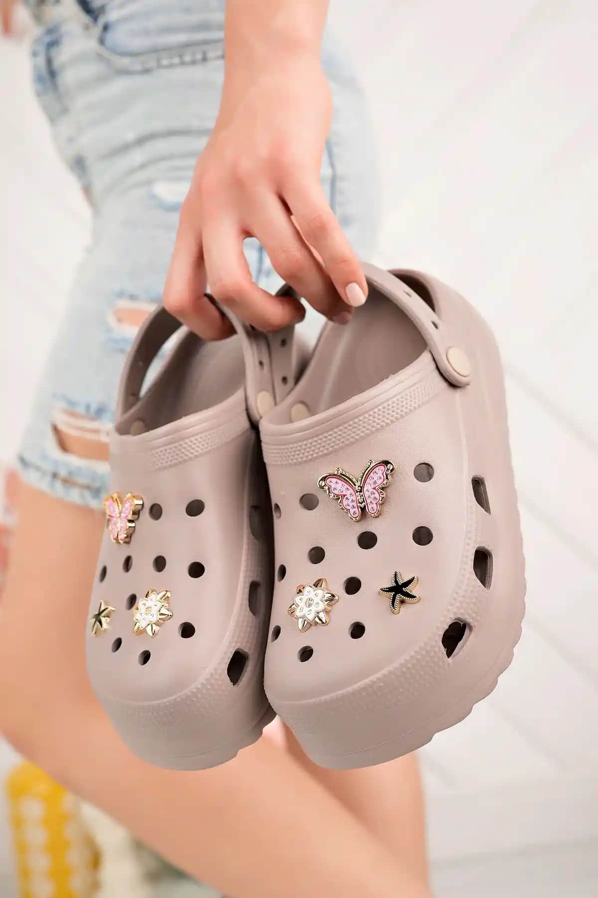 RoseVeno Masaj Tabanlı Yüksek Ölçekli Sağlık Personeli Terliği Ürün Tanıtımı ve Özellikleri