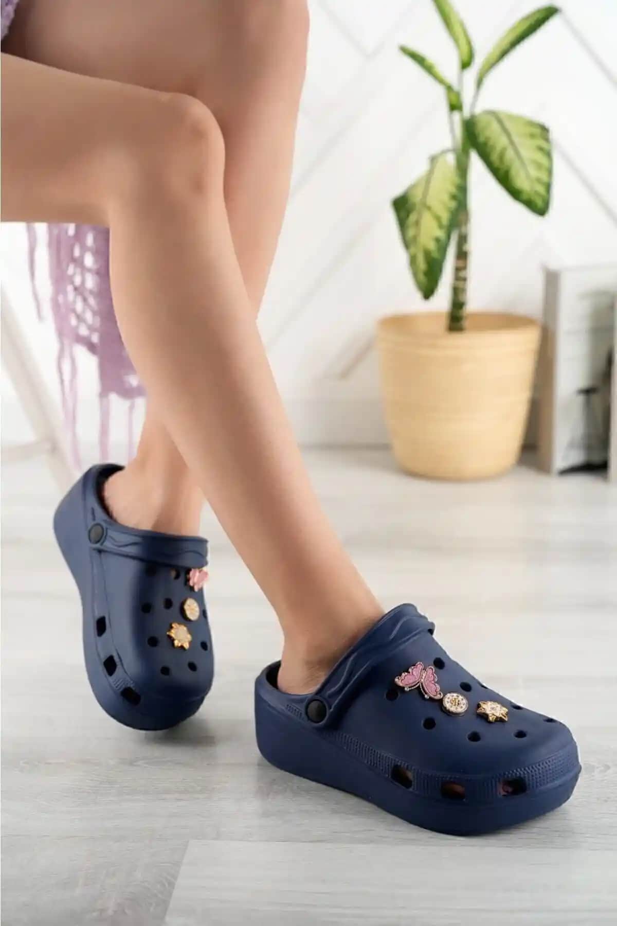 Sağlık Çalışanları İçin Konforlu ve Dayanıklı Hastane Terliği Ürün Tanıtımı