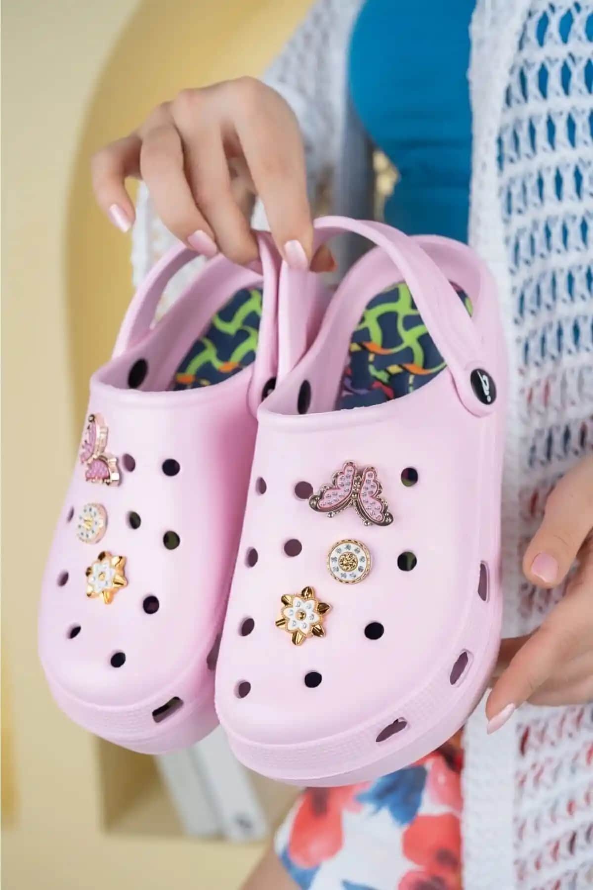 Sağlık Çalışanları İçin Konforlu ve Şık PLN SHOES Masaj Tabanlı Terlik