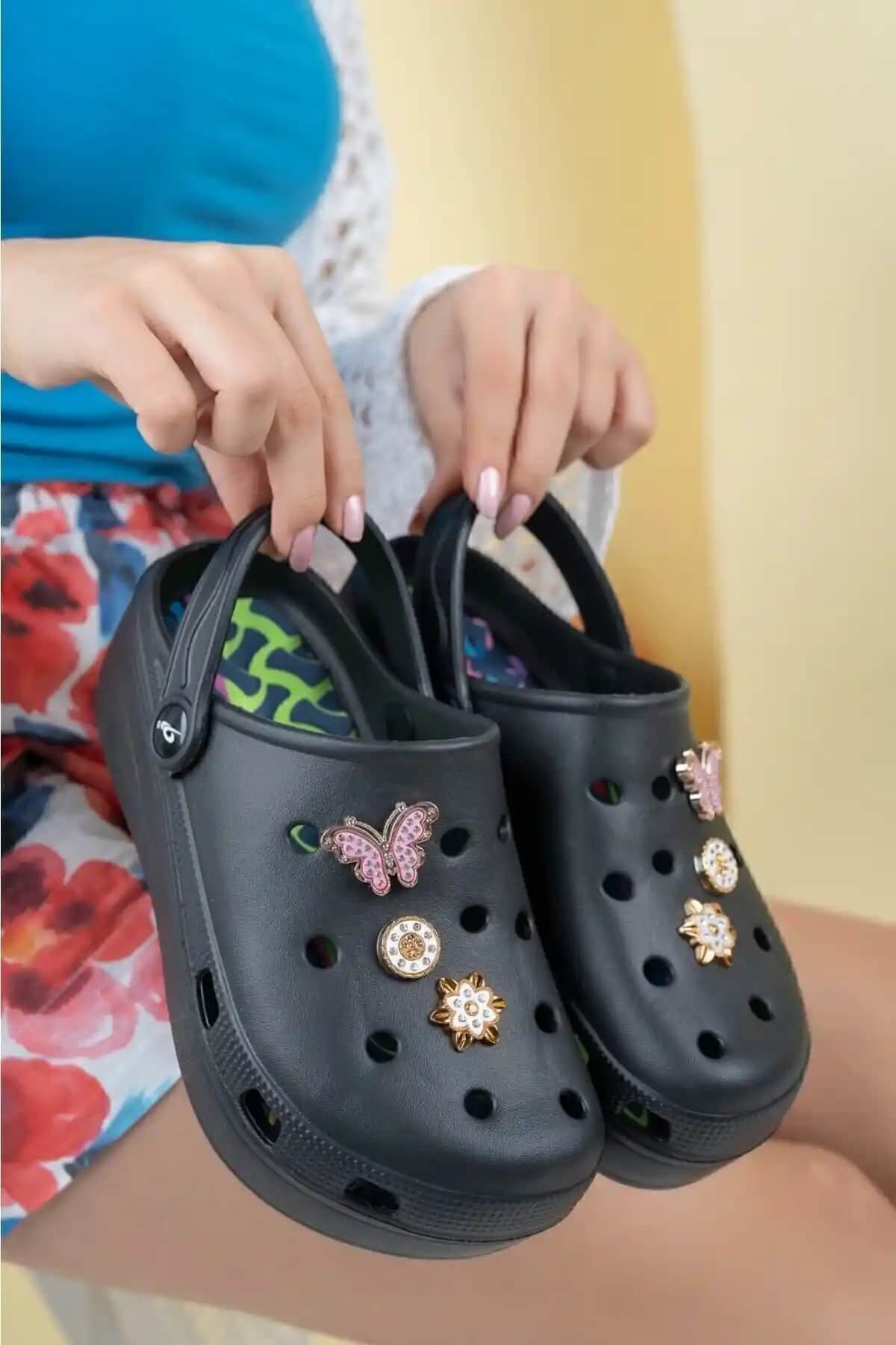 Sağlık Profesyonelleri İçin Dayanıklı ve Konforlu Hastane Terliği Ürün İncelemesi