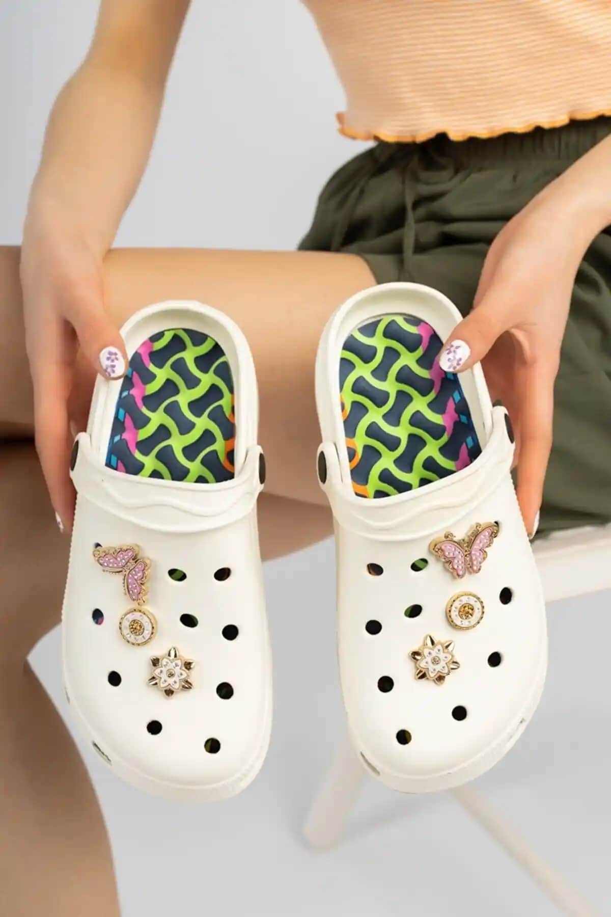 Saraypark Yüksek Tabanlı Hastane Hemşire Terliği - Şık ve Konforlu Tasarım