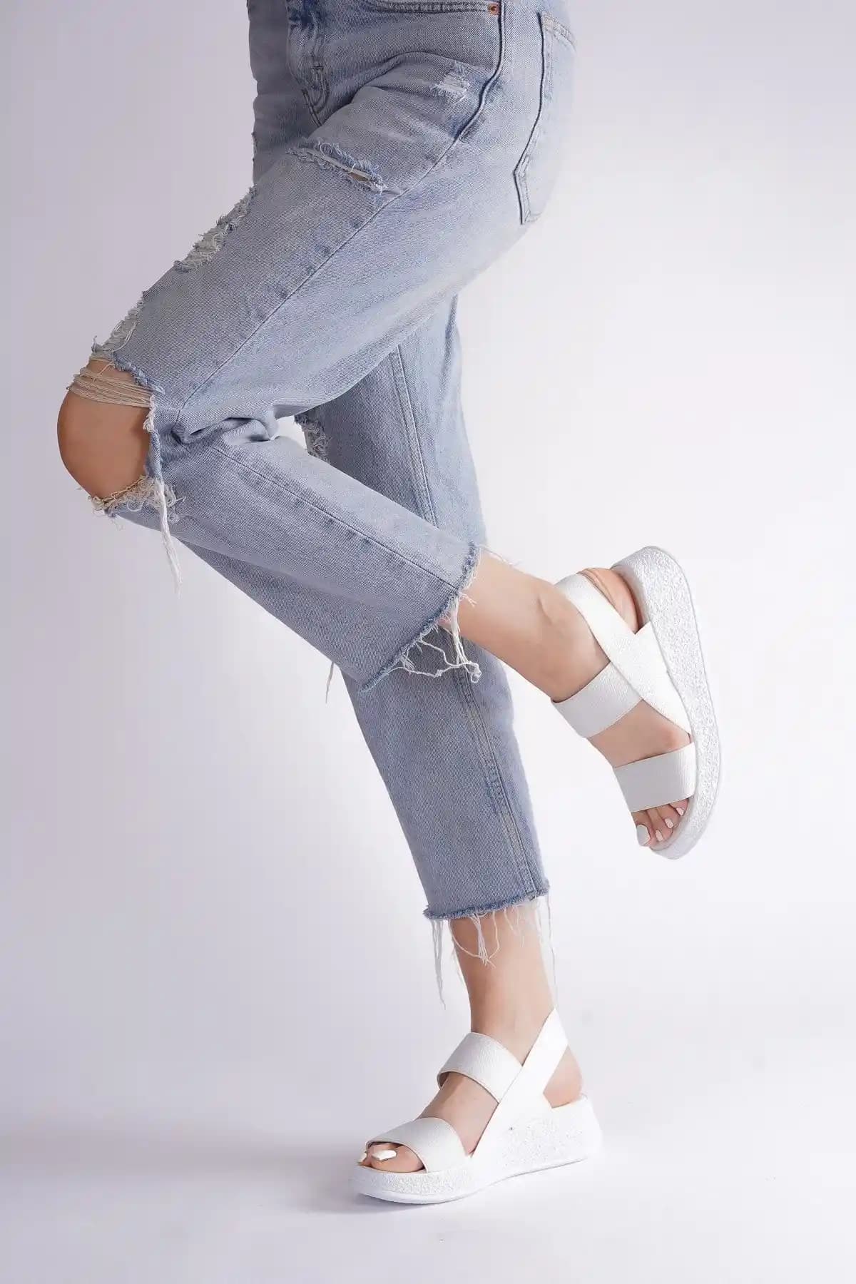 Sedora Shoes Daisy Kadın Dolgu Topuk Sandaletleri Şık ve Konforlu Yaz Ayakkabısı