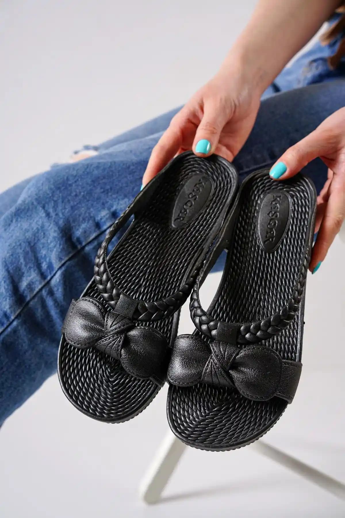 Slipcat Kaymaz Tabanlı Çok Amaçlı Terlikler Güvenli ve Şık Kullanım İçin Uygun