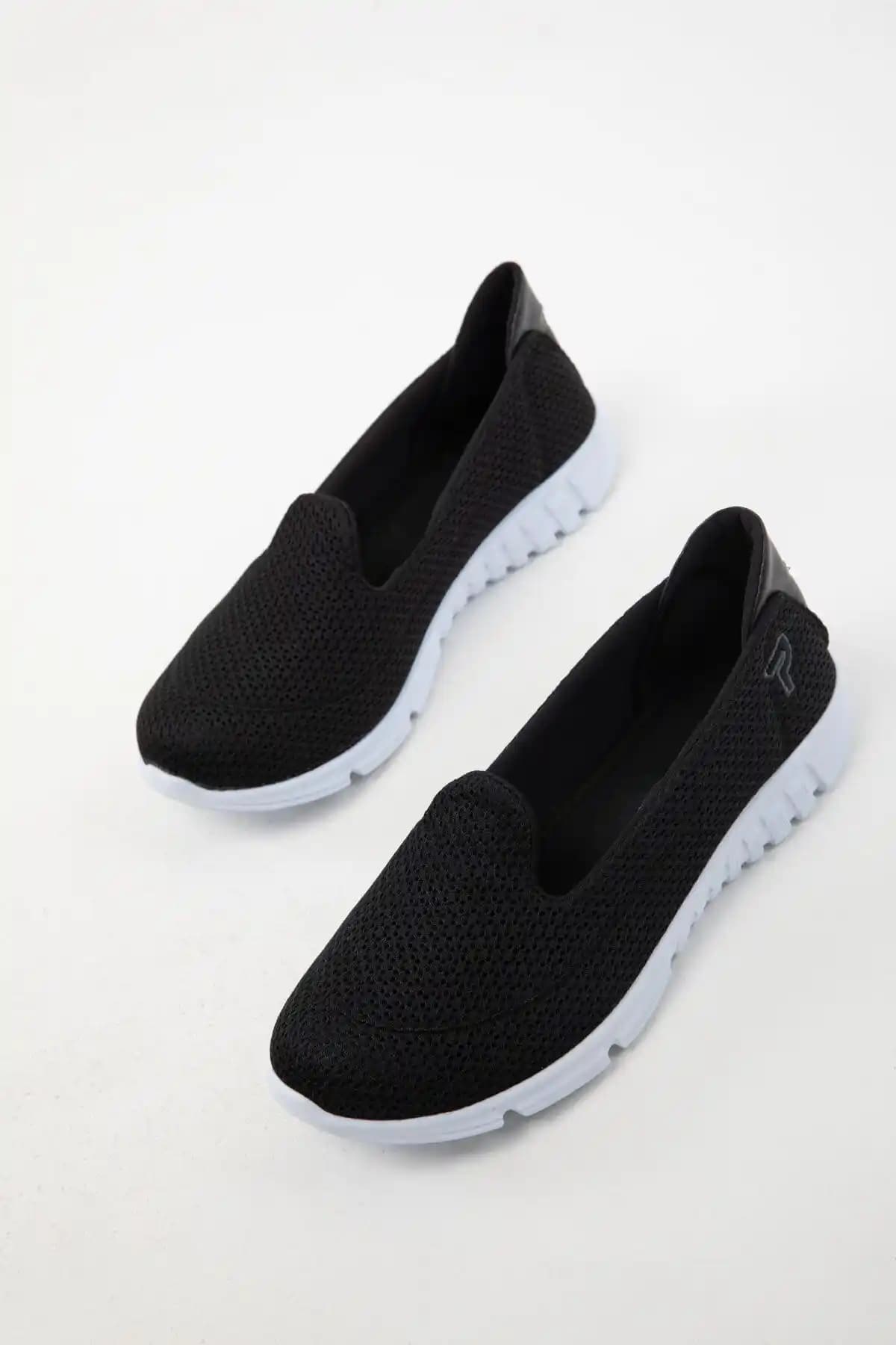 SOHO Siyah Kadın Sneaker 18113: Şık ve Konforlu Günlük Spor Ayakkabı