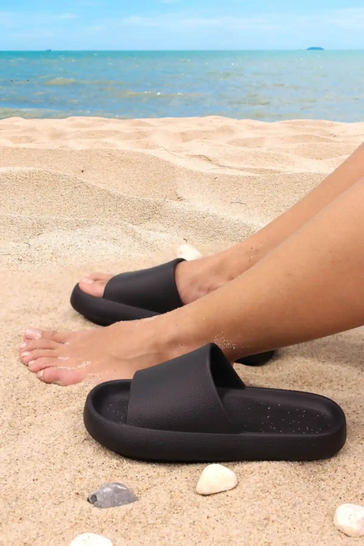 Solariz Siyah Kadın Plaj Terliği - Şık ve Konforlu Günlük Kullanım İçin