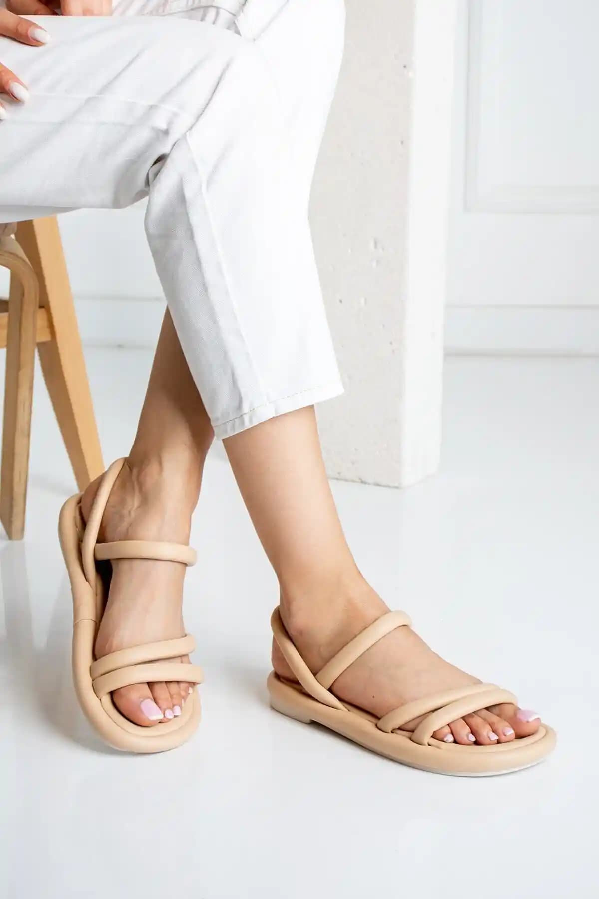 Star Shoes Kadın Sandaletleri: Rahat ve Şık Günlük Kullanım İçin Uygun Model