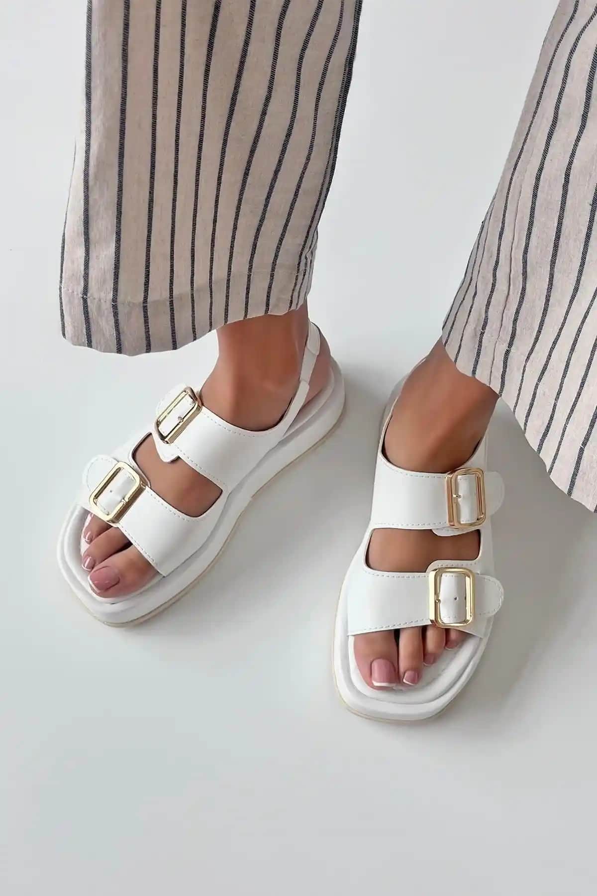 StWenn DIOR Dolgu Topuklu Çift Bantlı Kadın Sandalet: Şıklık ve Konforun Buluşması