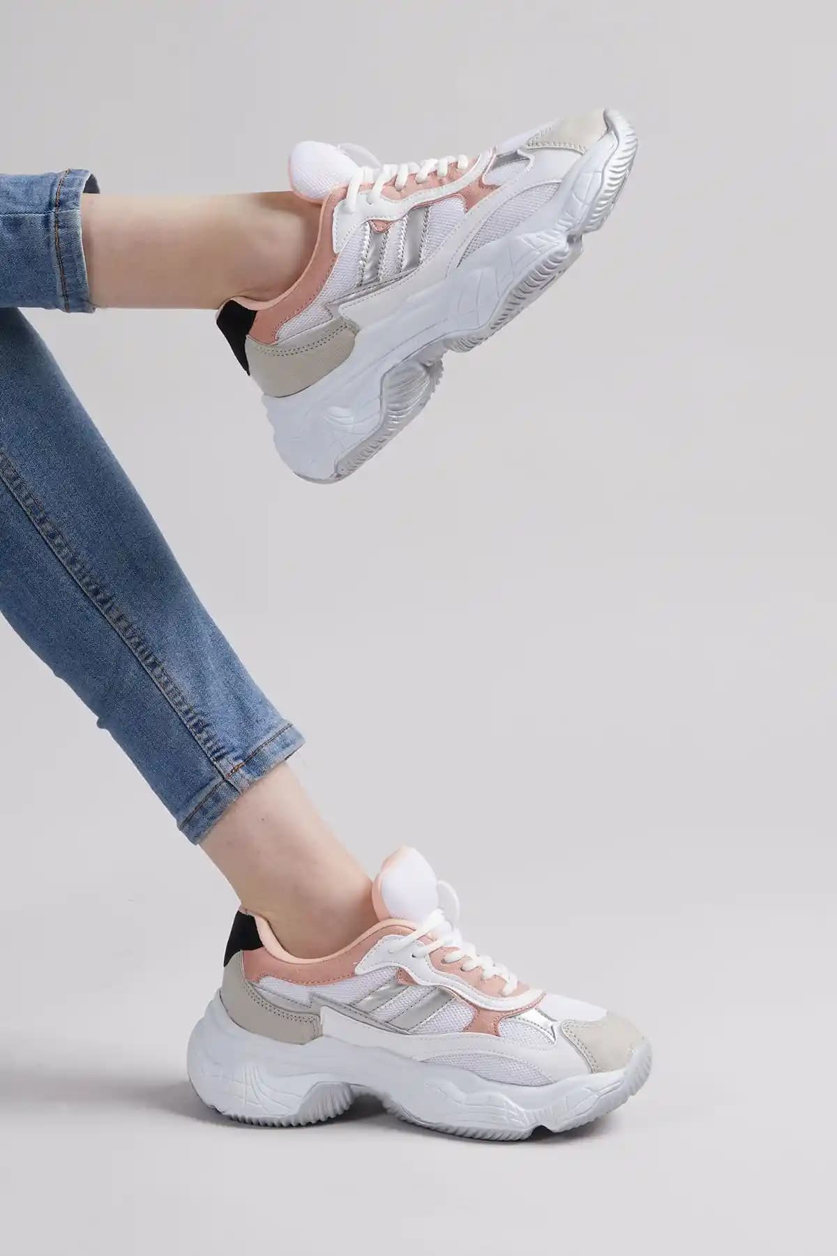 Tonny Black Kadın Beyaz Pudra Spor Ayakkabı: Şık ve Rahat Günlük Kullanım Ayakkabısı