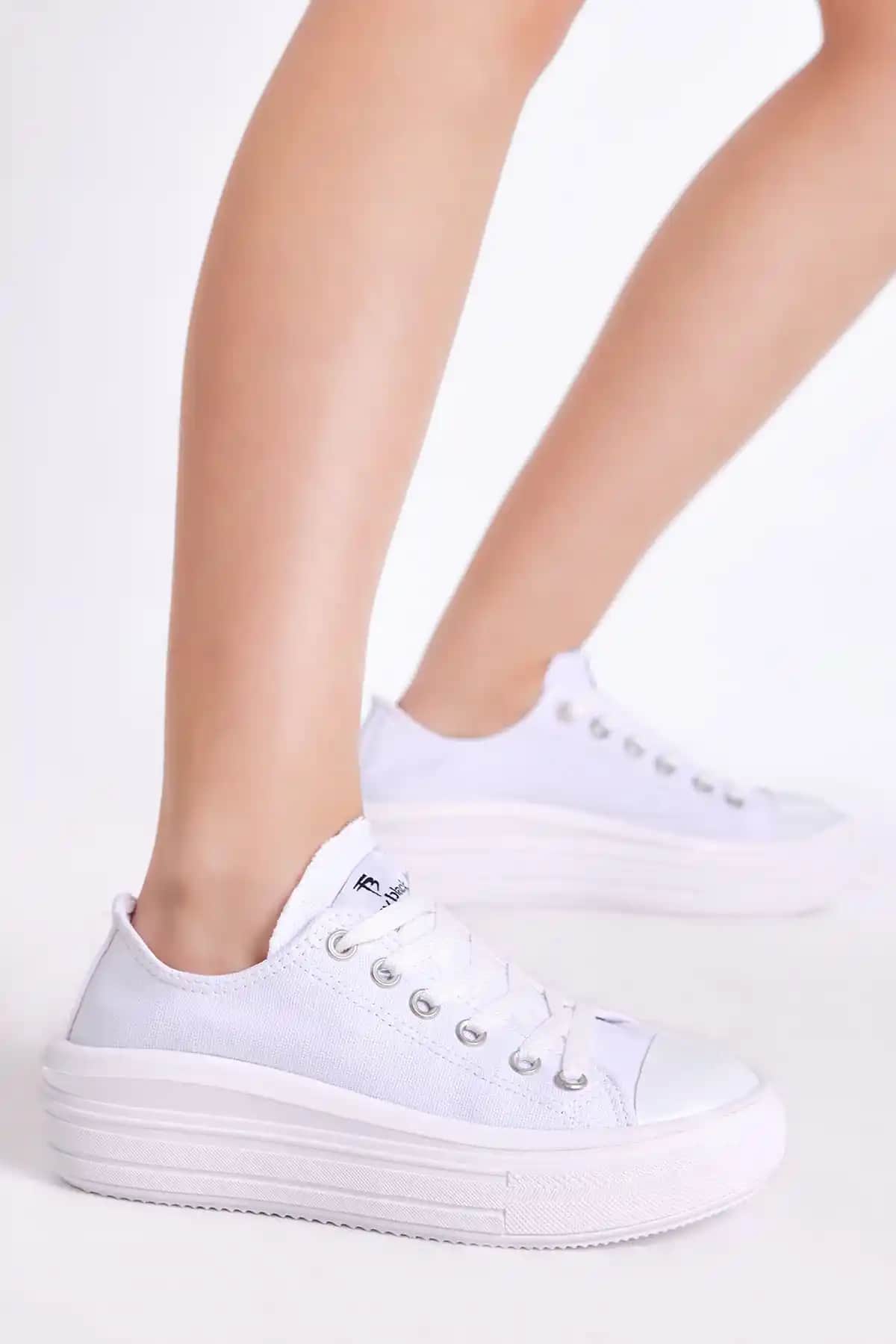 Tonny Black Kadın Beyaz Rahat Kalıp Kalın Tabanlı Spor Ayakkabı Özellikleri ve Kullanıcı Yorumları