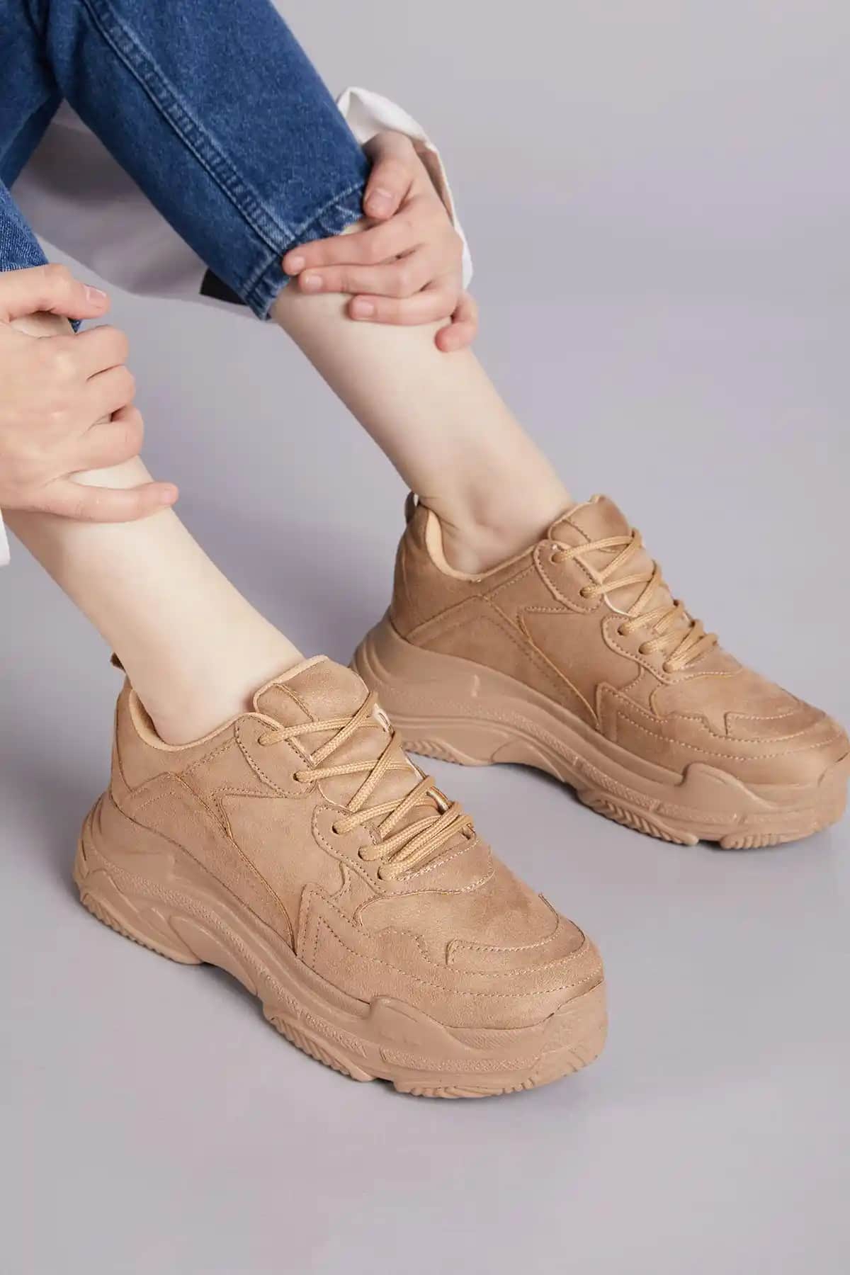 Tonny Black Kadın Toprak Spor Ayakkabı Günlük Kullanım İçin Rahat ve Şık Tasarım