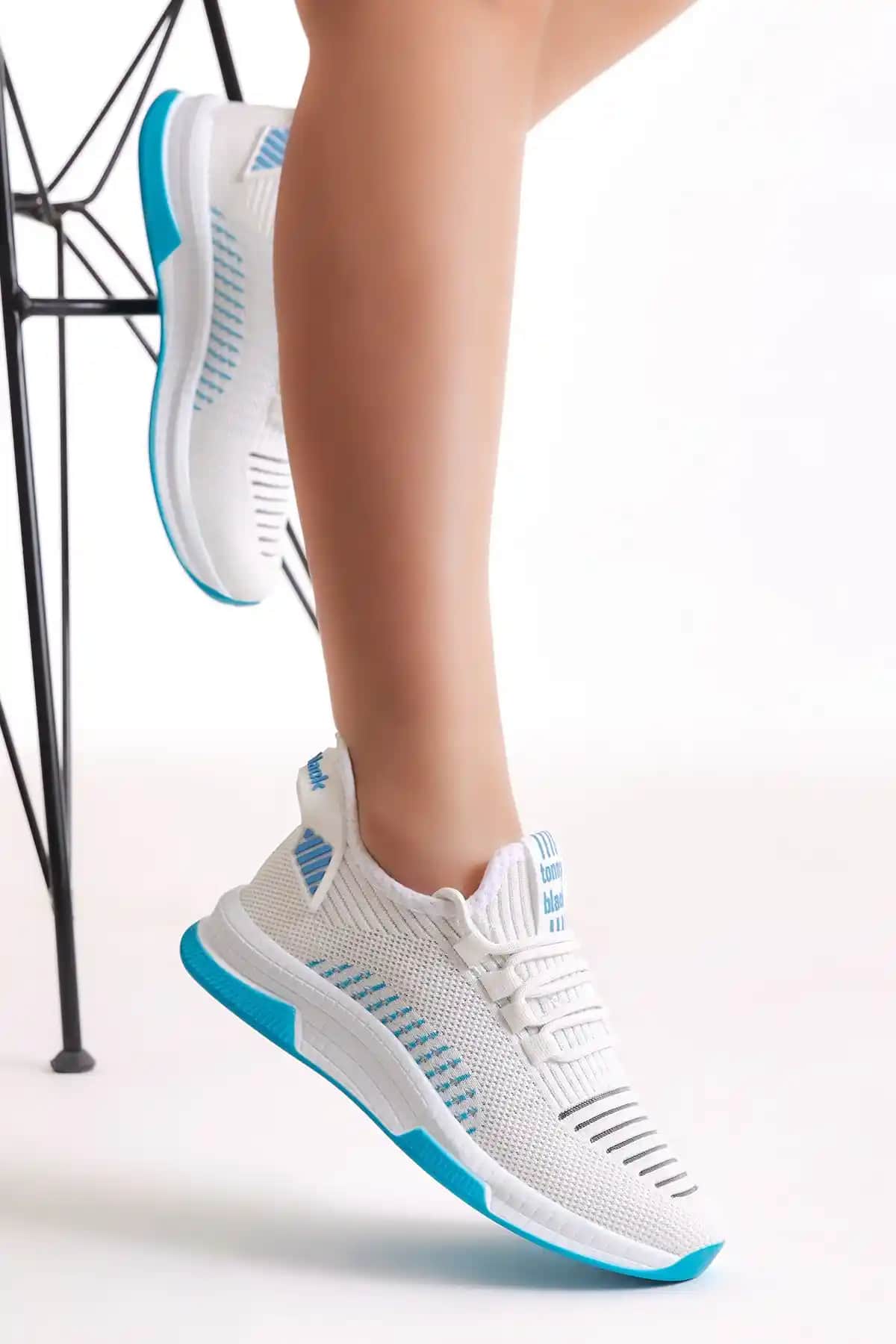 Tonny Black Unisex Beyaz Mavi Spor Ayakkabı: Şıklık ve Konfor Sunan Dayanıklı Tasarım