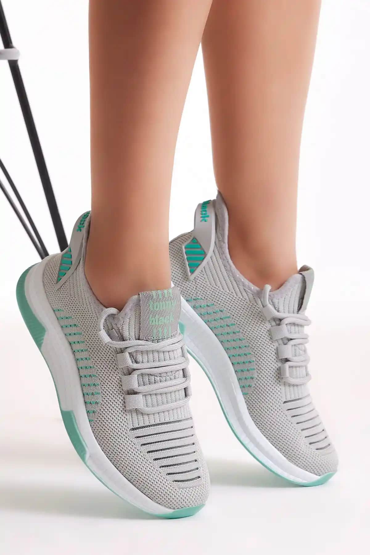 Tonny Black Unisex Gri Yeşil Spor Ayakkabı: Günlük Kullanım ve Konfor İçin Uygun Alternatif