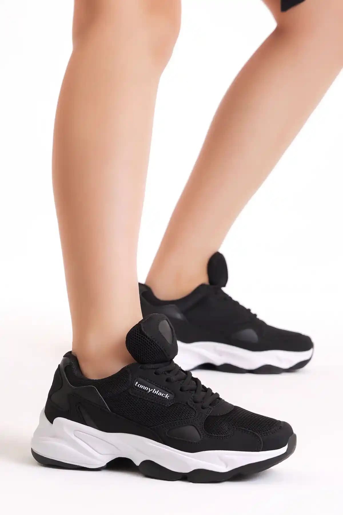 Tonny Black Unisex Spor Ayakkabısı Modern Tasarım ve Konfor Sunar