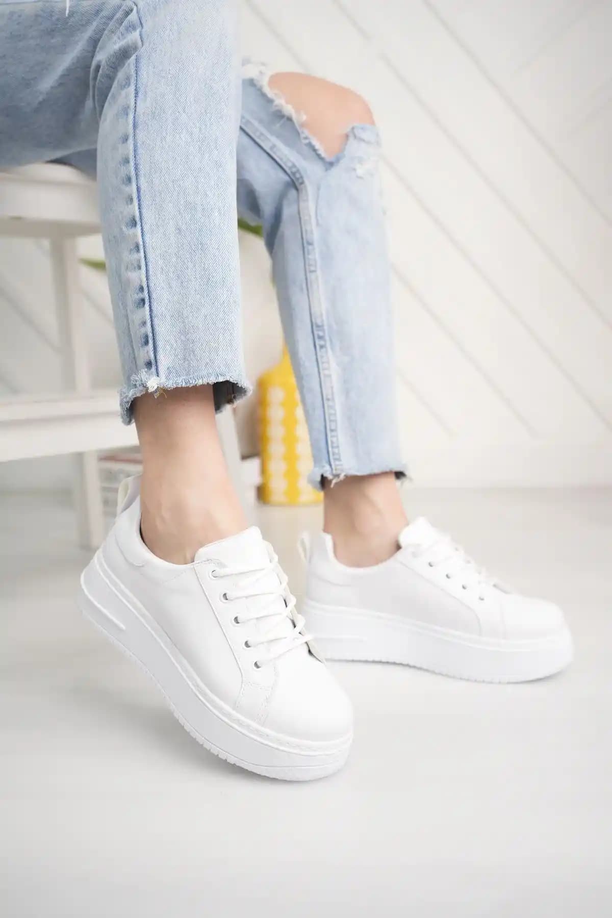 Zerenyus Yüksek Tabanlı Beyaz Spor Ayakkabı Günlük ve Spor Kullanımı İçin Uygun