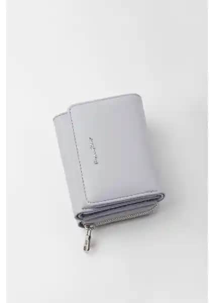 Cengiz Pakel Kadın Mavi Cüzdan: Şık ve Fonksiyonel Tasarım ile Günlük Kullanım