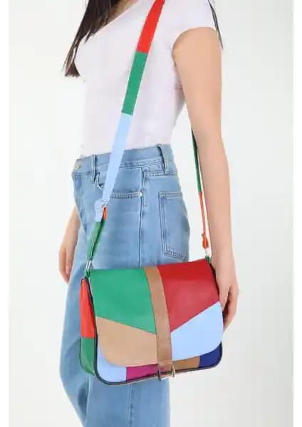 Erzeno Kadın Hakiki Deri Büyük Boy Renkli Postacı Çanta Günlük Şıklık ve Fonksiyonellik