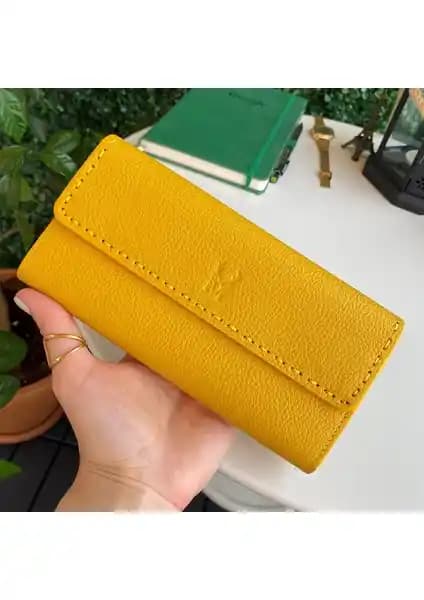 Hakiki deri bayan cüzdanı Modica Tampa şık tasarım ve fonksiyonellik sunar