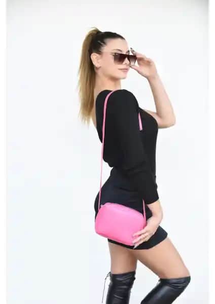 Jara Bag Kadın Mini Çapraz Askılı El Çantası Şık ve Fonksiyonel Tasarım Özellikleri