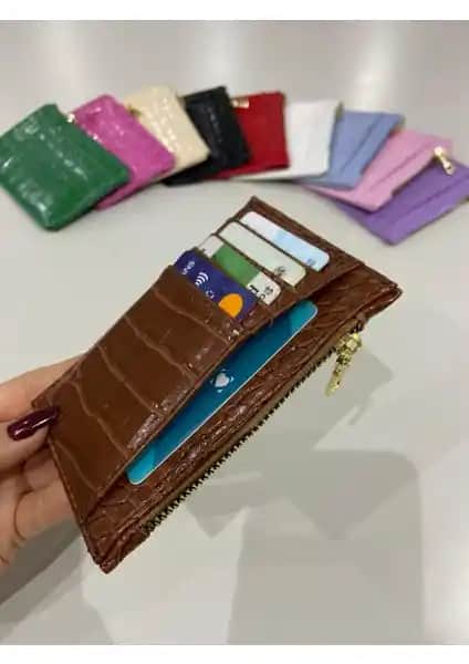 Kadınlar İçin Kroko Desenli Fermarlı Bölümlü Kartlık Ürün Tanıtımı ve Özellikleri