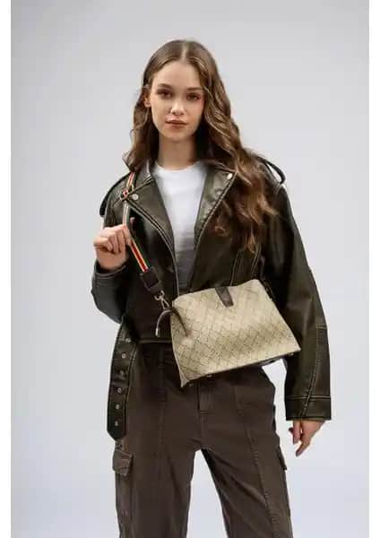 Lucky Bees Desenli Kadın El ve Omuz Çantası: Şık ve Pratik Günlük Kullanım Çantası