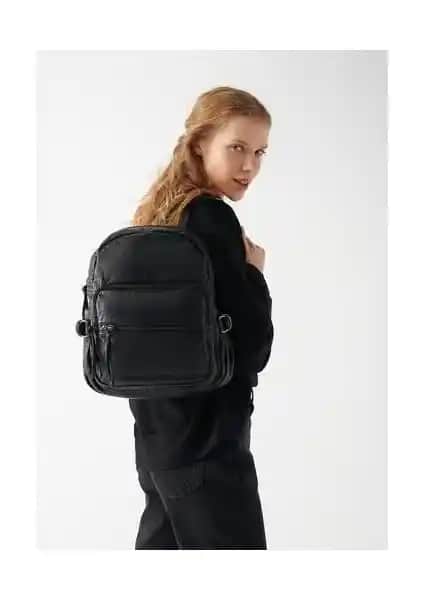 Mavi Siyah Kadın Sırt Çantası 193751-902 Şıklık ve Fonksiyonelliği Bir Arada Sunar