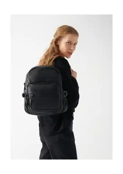 Mavi Siyah Kadın Sırt Çantası 193751-902 Şıklık ve Fonksiyonelliği Bir Arada Sunar
