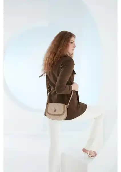 Pierre Cardin Kadın Alfabe Motifli Nude Çapraz Çanta Günlük Kullanım İçin Şık ve Dayanıklı