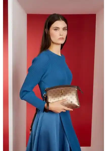 Pierre Cardin Kadın Altın Portföy Çanta Şıklık ve Fonksiyonelliğin Buluşması