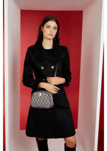 Pierre Cardin Kadın Gri Çapraz Çanta: Şık ve Pratik Günlük Kullanım Aksesuarı