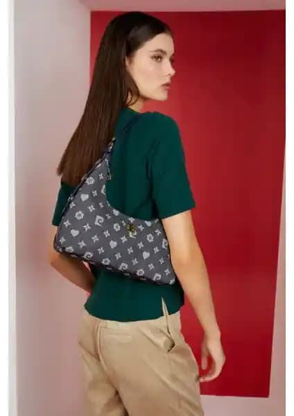 Pierre Cardin Kadın Kot Lacivert Çanta: Şık ve Kullanışlı Moda Aksesuarı