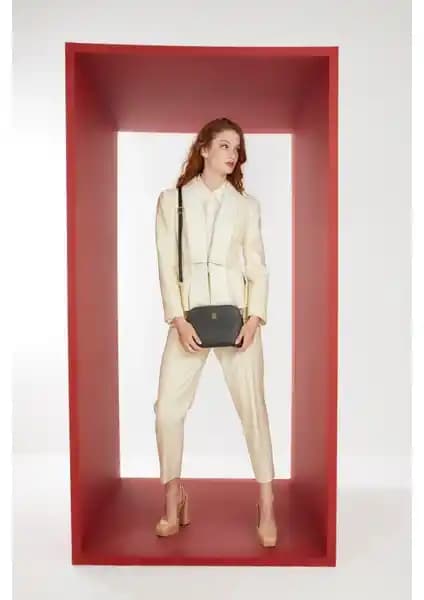 Pierre Cardin Kadın Siyah Çanta Floater Modern Tasarım ve Kullanışlılık Özellikleri