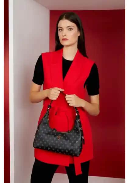 Pierre Cardin Kadın Siyah Monogram Kol Çantası: Şıklık ve Fonksiyonellik Bir Arada