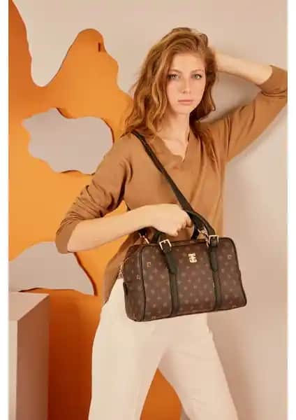 Pierre Cardin Kahve Monogram Kadın Omuz Çantası Şık ve Fonksiyonel Tasarımıyla Günlük Kullanım İçin Uygun