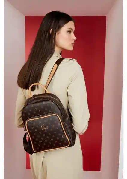 Pierre Cardin Kahverengi Kadın Sırt Çantası Modern ve Dayanıklı Tasarım