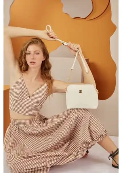 Pierre Cardin Print Beyaz Çapraz Çanta: Şıklık ve Fonksiyonellik Bir Arada