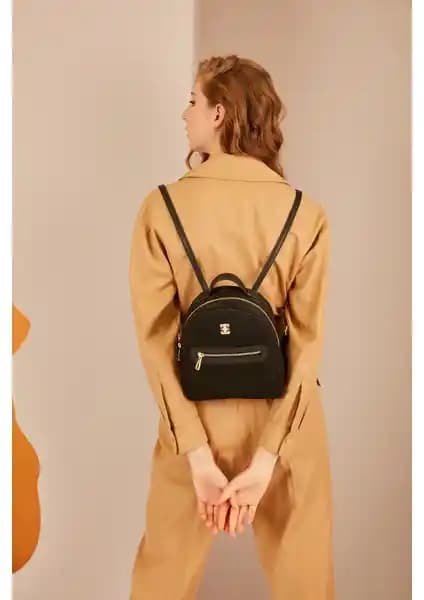 Pierre Cardin Siyah Kadın Sırt Çantası: Şıklık ve Fonksiyonelliğin Birleşimi