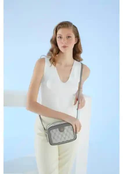Pierre Cardin Vizon Kadın Çapraz Çanta: Şıklık ve Fonksiyonelliğin Modern Buluşması