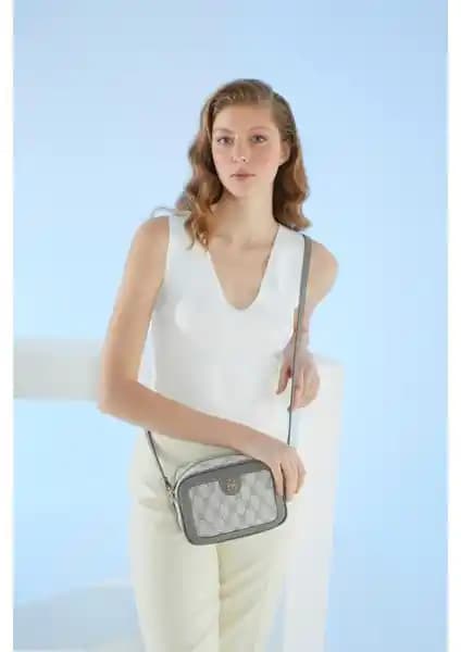 Pierre Cardin Vizon Kadın Çapraz Çanta: Şıklık ve Fonksiyonelliğin Modern Buluşması