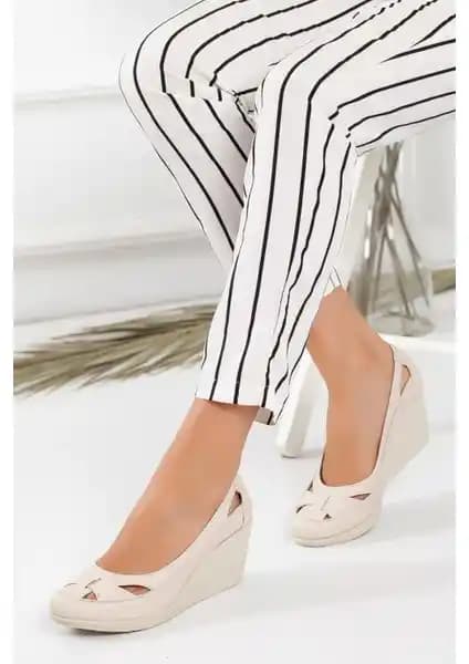 Dilimler Ayakkabı Bej Ortopedik Dolgu Taban Kadın Topuklu Ayakkabı Rahatlığı