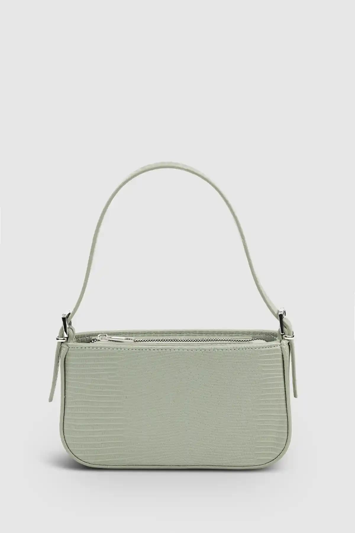 Housebags Kadın Tokalı Yeşil Baguette Çanta 208: Şıklık ve Fonksiyonellik Dengesi