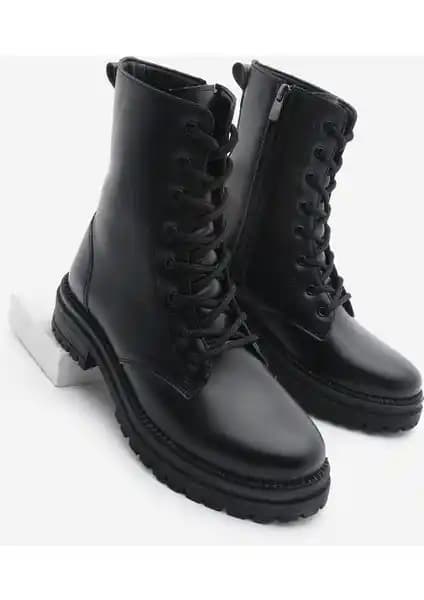 Marjin Kadın Postal Bot Celare Siyah: Şıklık ve Konforu Bir Arada Sunan Model