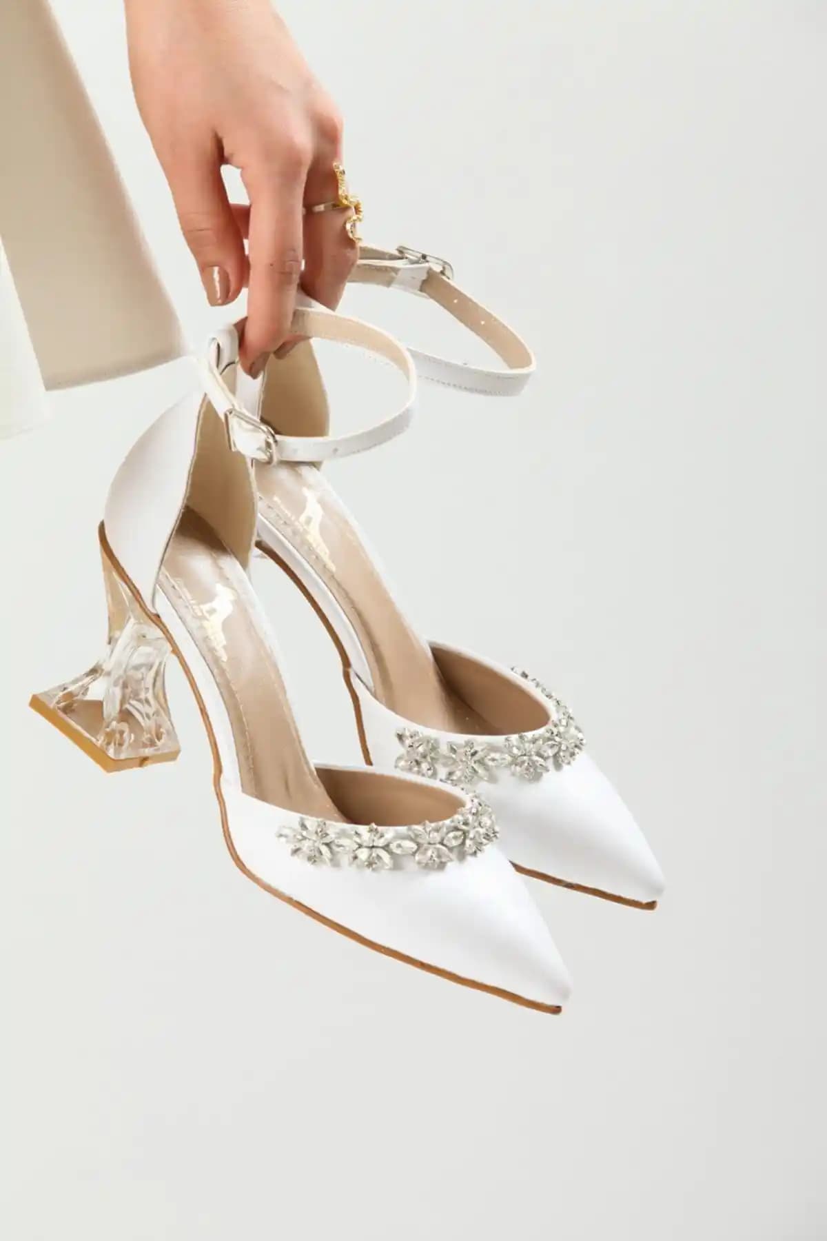 Benimsitilimbu Stilbub1: Şık ve Rahat Topuklu Ayakkabı Seçenekleri ve Özellikleri