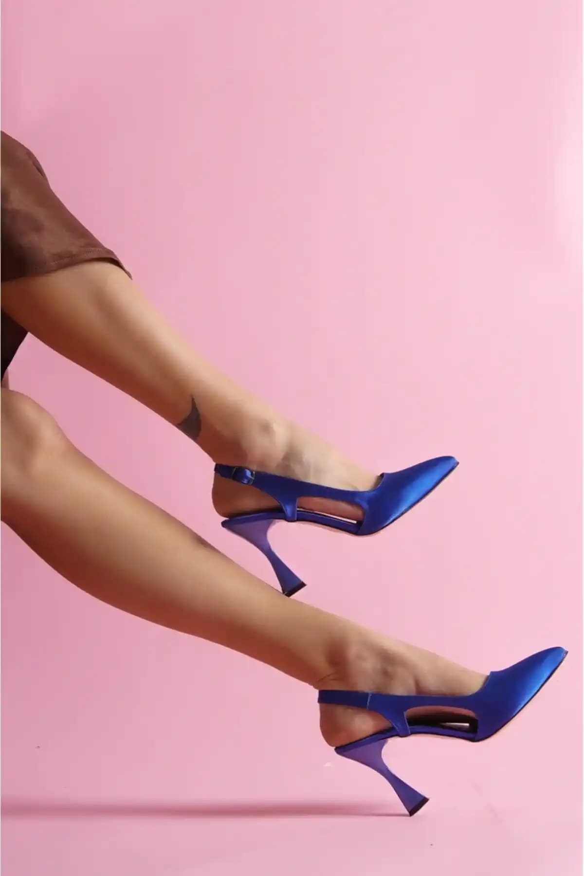 DİVOLYA Kadın Saks Mavi Saten Yanları Açık Topuklu Ayakkabı Şıklık ve Konfor Bir Arada