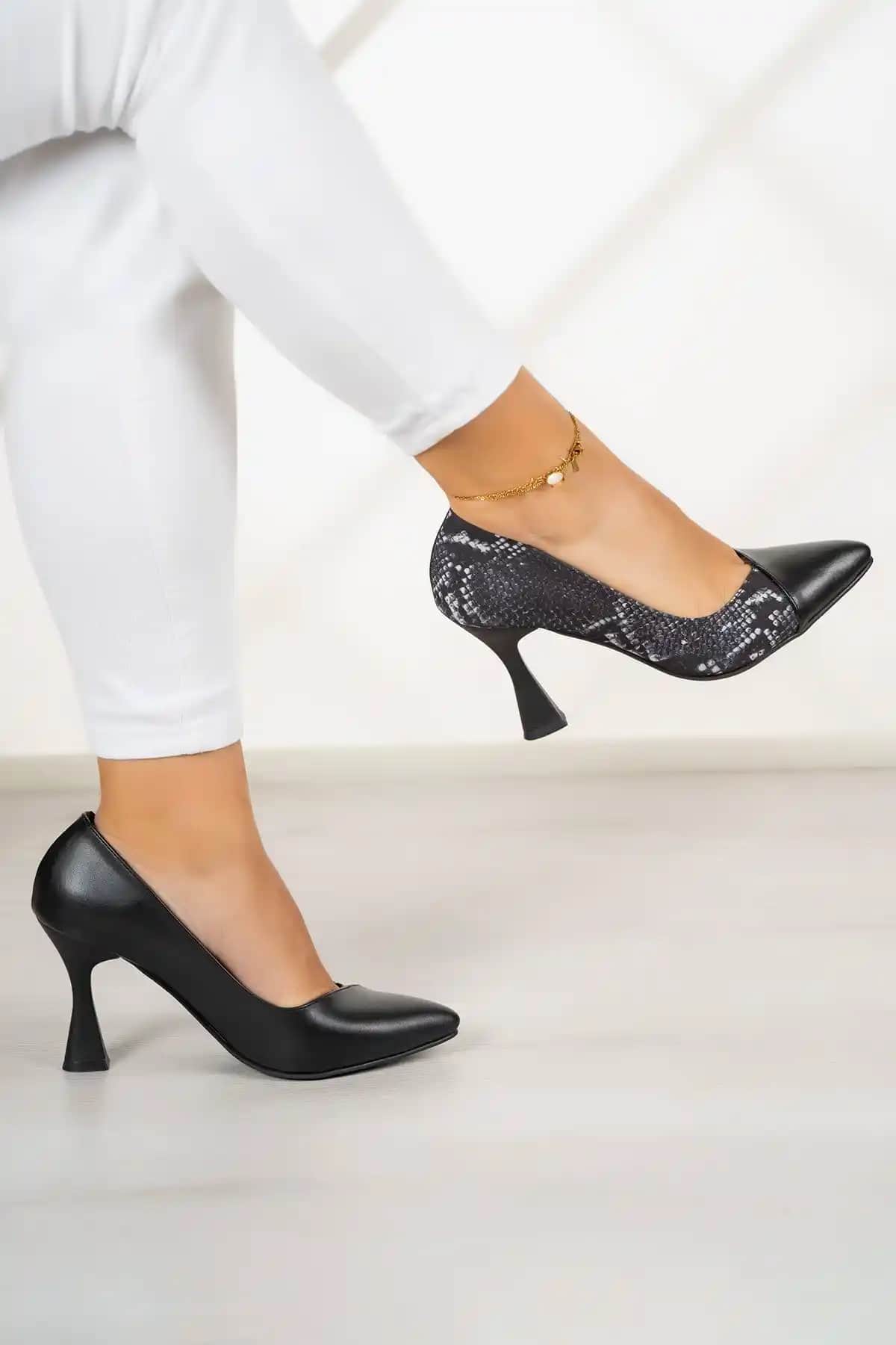 Erkan Saçmacı Jatqılı Plus Siyah Yılan Kadeh Topuklu Ayakkabı Üretimi ve Tasarım Özellikleri