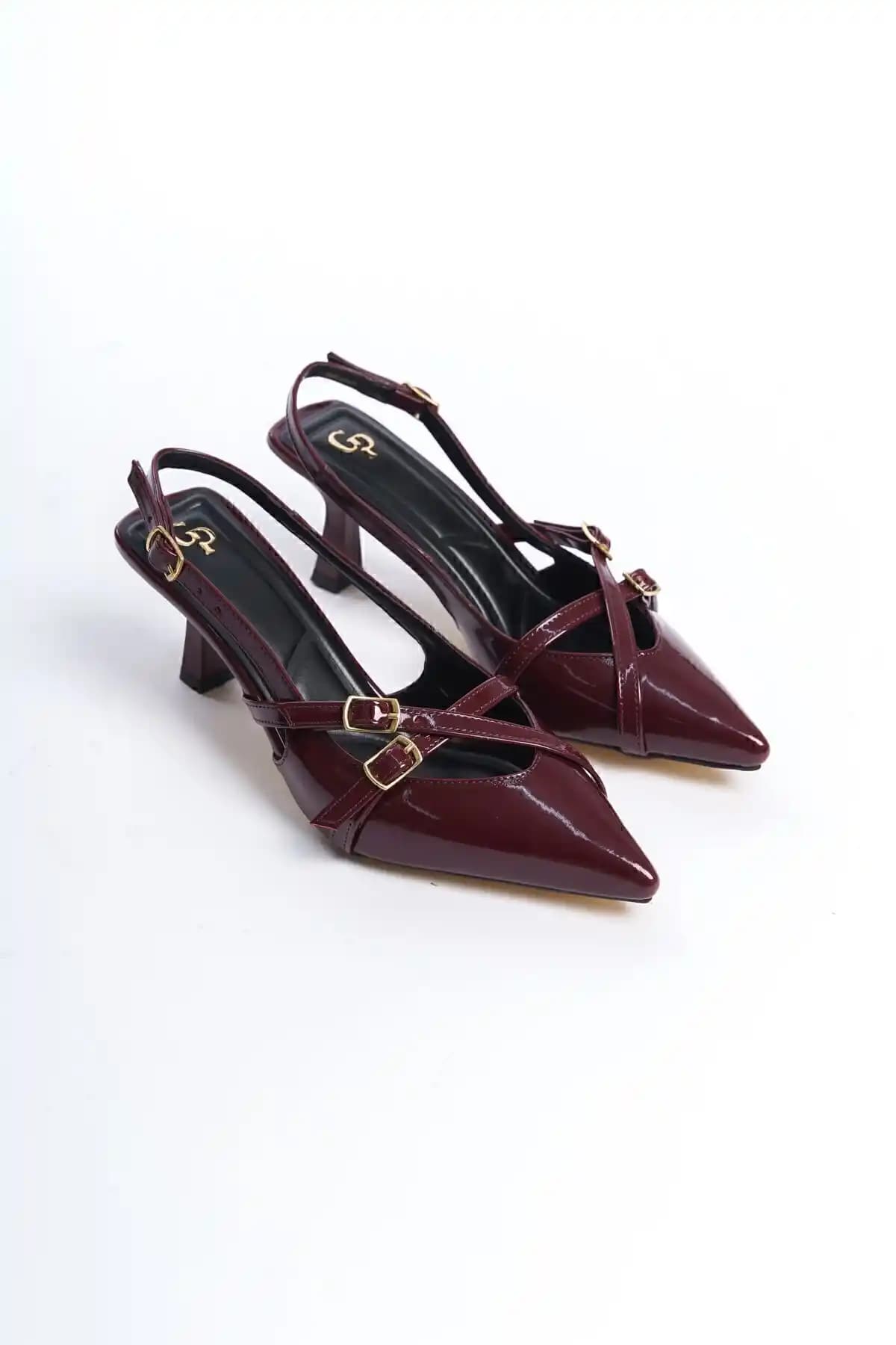 GEDİKPAŞHA HELA YÜKSEK FINIDIK ÖKÇE ZENNE AYAKKABI: Şıklık ve Konforun Modern Buluşması