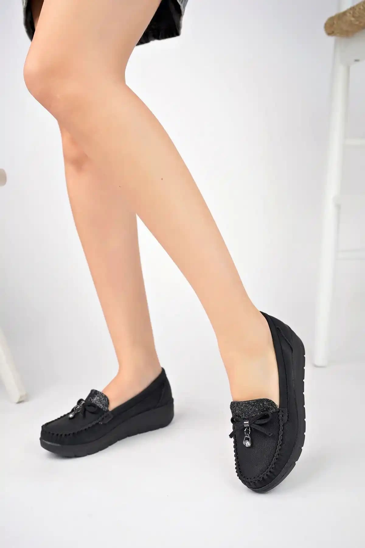 Gimeravm Kadın Siyah Kot Ayakkabı: Şıklık ve Konfor Sunan Ortopedik Tasarım